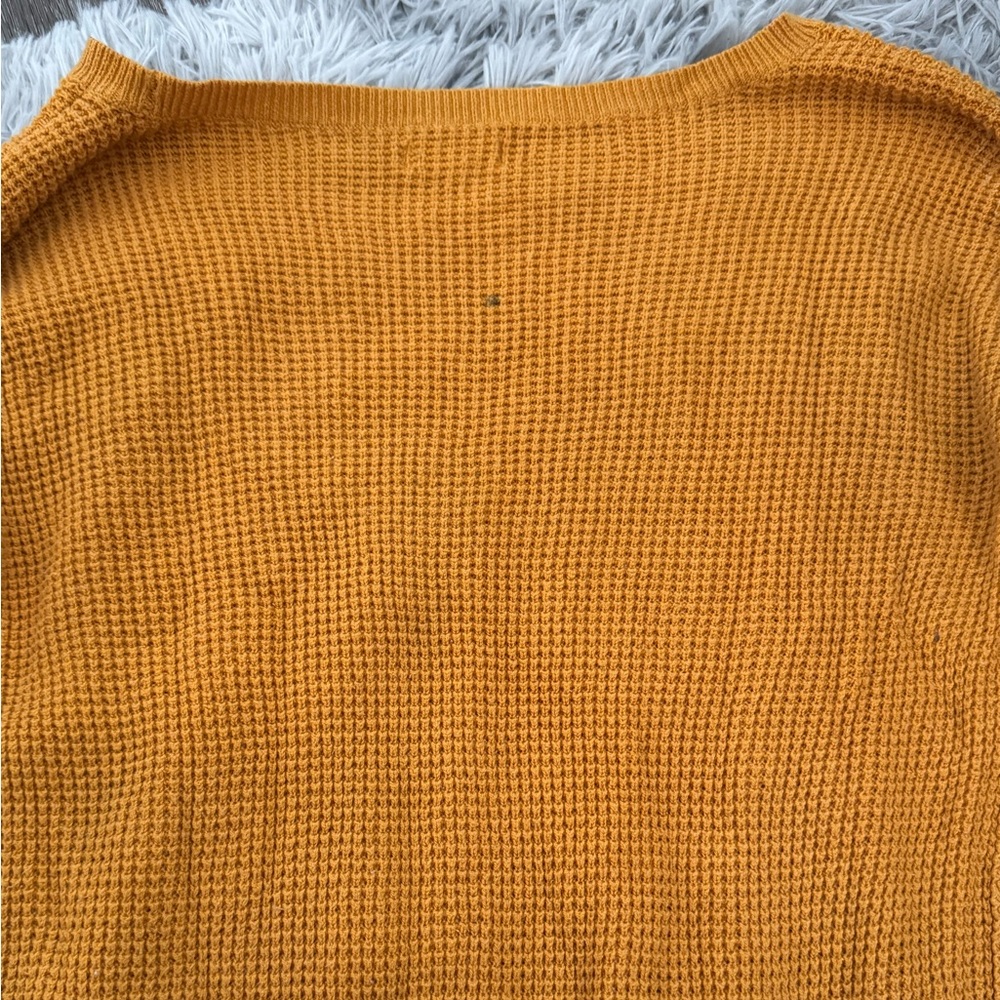Mustard Yellow Hollister Knit sweater (M) - Picture 11 of 12